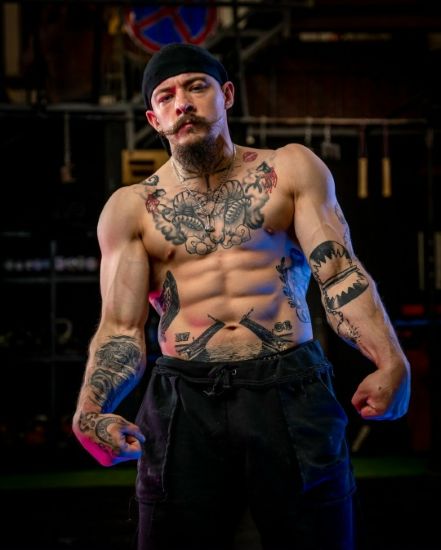 [Виктор Блуд] Кухонный армрестлинг (2025)_0.jpg